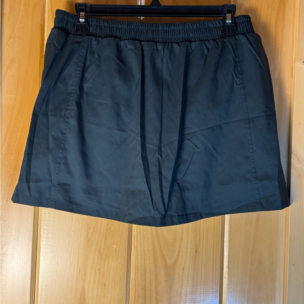girlfriend collective Dark Green Athletic Skort - Picture 3 of 10